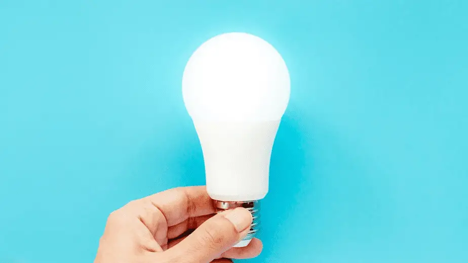 How long do smart bulb last